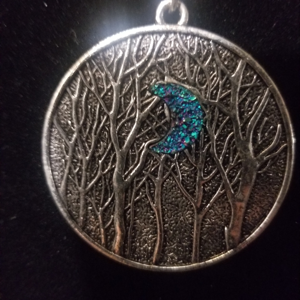 Oddities Kiss Witchy Goth Necklace